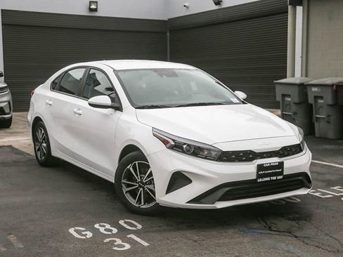 Certified 2023 Kia Forte LXS image 2