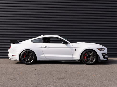 Used 2020 Ford Mustang Shelby GT500 w/ Carbon Fiber Track Pack image 6