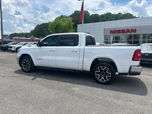 Used 2026 RAM 1500 Laramie AWD/4WD image 6