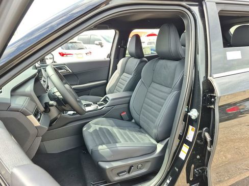 New 2026 Mitsubishi Outlander LE FWD image 10