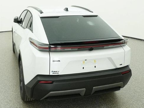 Used 2026 Toyota C-HR AWD/4WD image 18