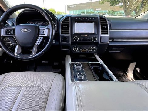 Used 2019 Ford Expedition Platinum image 12
