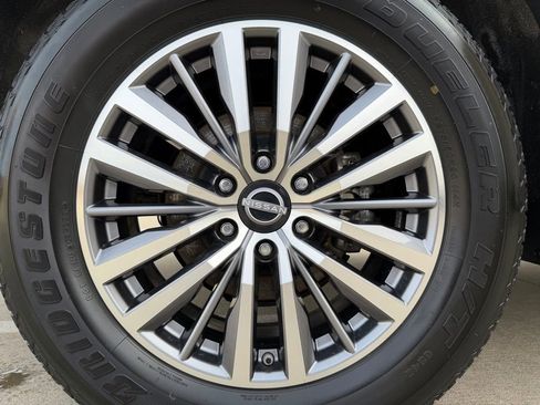 Used 2024 Nissan Armada SL w/ Captain's Chairs Package image 34