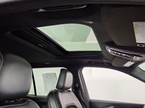 Used 2023 Jeep Grand Cherokee Altitude image 38