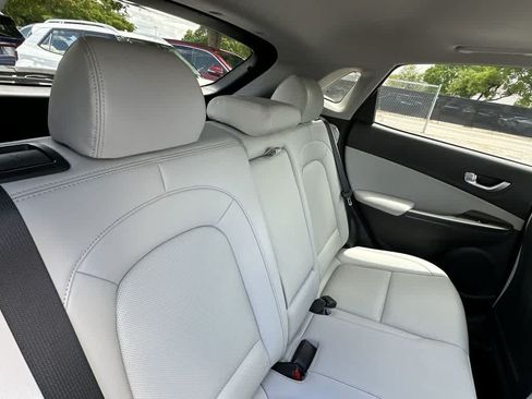 Used 2023 Hyundai Kona Limited AWD/4WD image 13