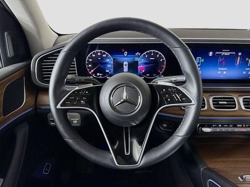 Used 2024 Mercedes-Benz GLE 350 4MATIC w/ Driver Assistance Package image 11