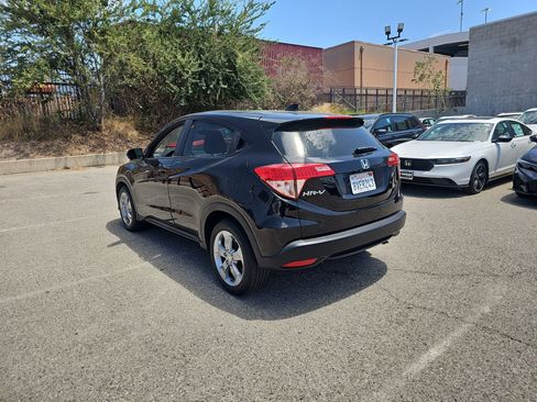 Used 2018 Honda HR-V LX image 6