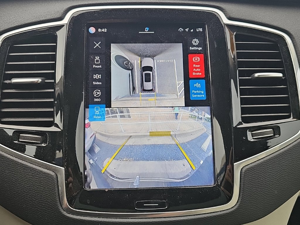 Used 2024 Volvo XC90 B6 Plus w/ Protection Package Premier AWD/4WD image 9
