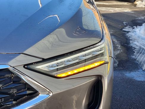 Used 2023 Acura MDX SH-AWD w/ Technology Package image 9