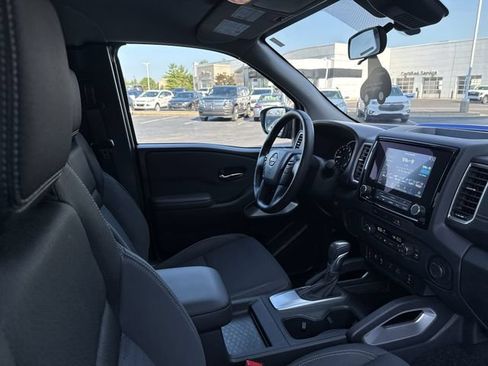 Used 2024 Nissan Frontier SV w/ SV Convenience Package RWD image 14