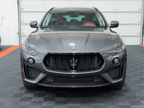 Used 2021 Maserati Levante Trofeo AWD/4WD image 2