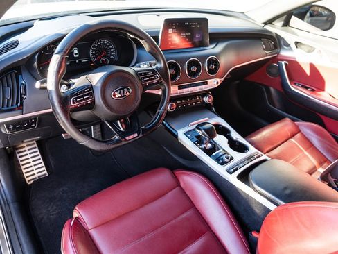 Used 2019 Kia Stinger GT2 image 14