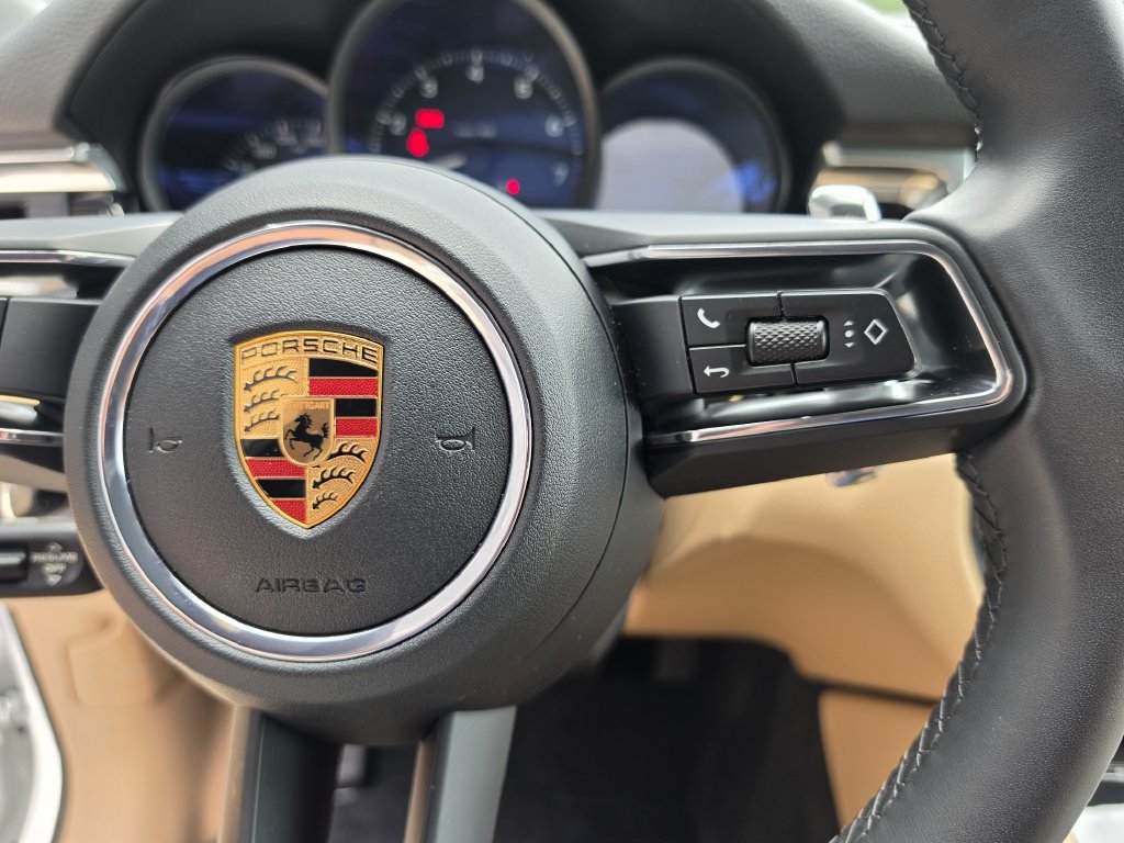 Certified 2026 Porsche Macan AWD/4WD image 29