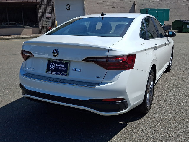 Used 2023 Volkswagen Jetta SE w/ Panoramic Sunroof Package FWD image 10