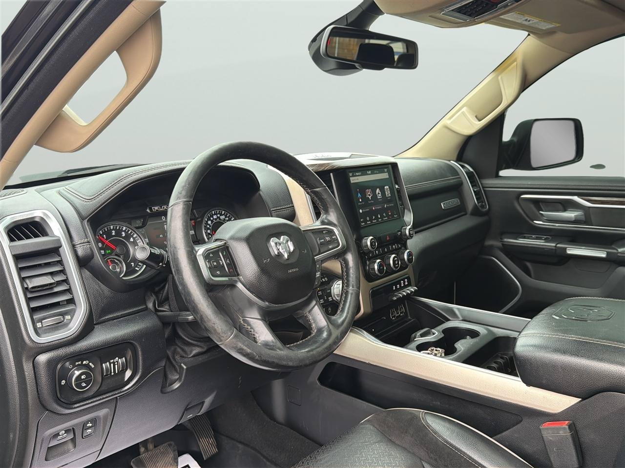 Used 2019 RAM 1500 Laramie AWD/4WD image 10
