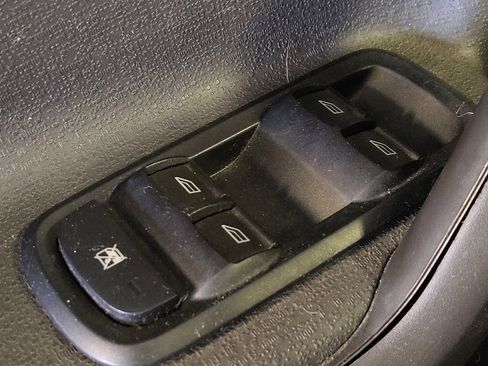 Used 2015 Ford Fiesta SE FWD image 27