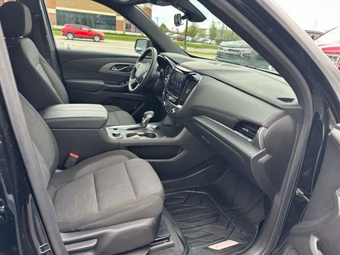 Used 2023 Chevrolet Traverse LT FWD image 33