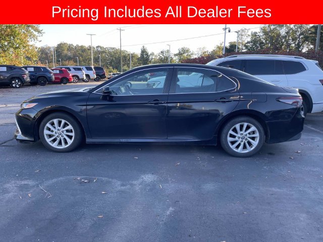 Used 2021 Toyota Camry LE FWD image 3