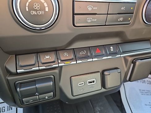 Used 2025 Chevrolet Silverado 1500 Custom AWD/4WD image 68