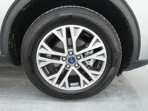 Used 2022 Ford Escape SEL image 11