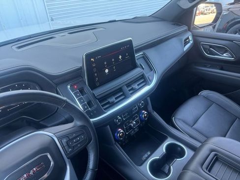 Certified 2022 GMC Yukon XL SLT w/ SLT Luxury Package image 12