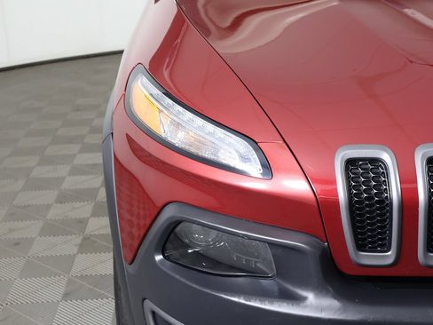 Used 2015 Jeep Cherokee Trailhawk w/ Comfort/Convenience Group AWD/4WD image 13