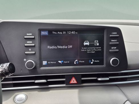 Used 2025 Hyundai Elantra Hybrid FWD image 23