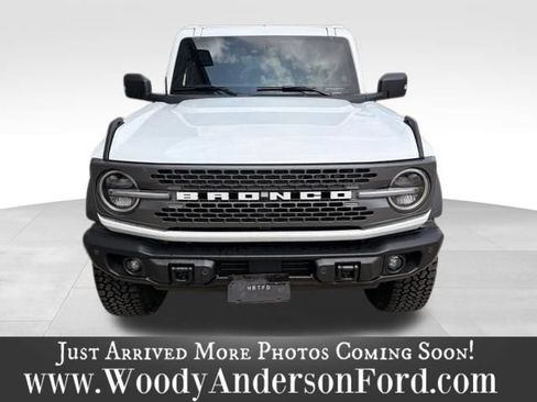 Used 2025 Ford Bronco Badlands AWD/4WD image 3