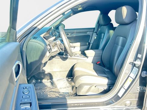 Used 2025 Honda Civic Sport image 11