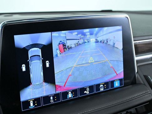 Used 2021 Chevrolet Tahoe Z71 w/ Luxury Package image 21