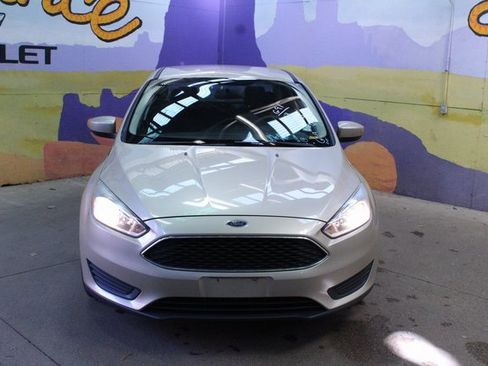 Used 2018 Ford Focus SE image 3