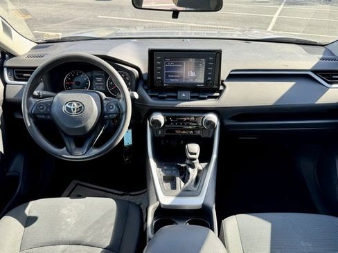 Used 2021 Toyota RAV4 LE image 24
