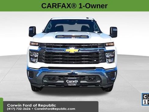 Used 2024 Chevrolet Silverado 2500 LT image 2