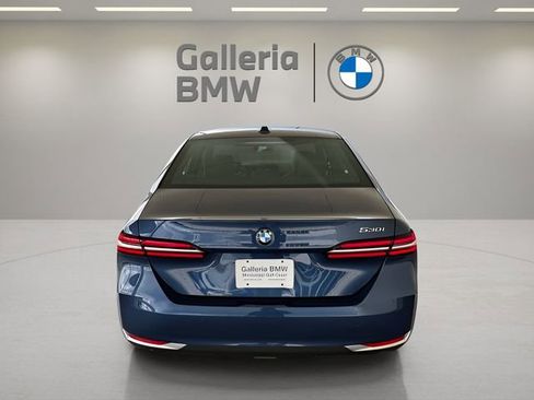 Used 2025 BMW 530i w/ Premium Package image 10