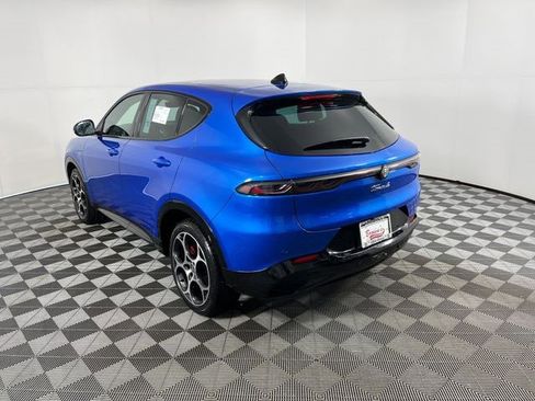 New 2025 Alfa Romeo Tonale w/ Premium Package image 3