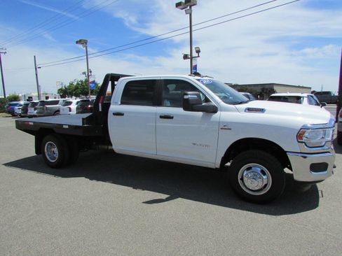 Used 2024 RAM 3500 SLT w/ Quick Order Package 2YG SLT AWD/4WD image 5