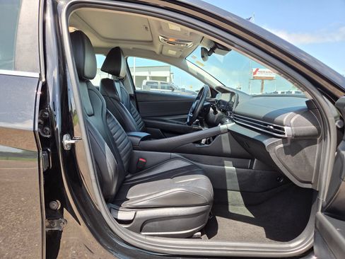 Used 2024 Hyundai Elantra Limited FWD image 18