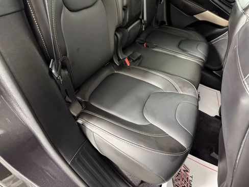 Used 2018 Jeep Cherokee Limited AWD/4WD image 37