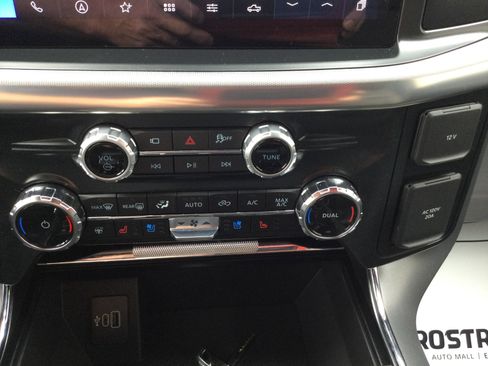 New 2025 Ford F150 Lariat w/ Equipment Group 501A Mid image 13