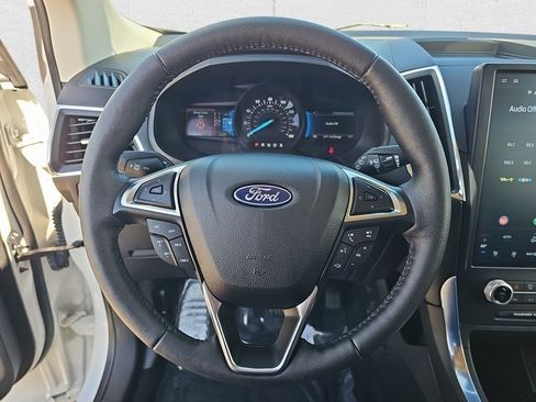 Used 2022 Ford Edge Titanium image 18