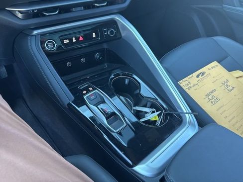 Used 2025 Audi Q5 2.0T Premium w/ Convenience Package image 8