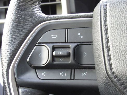Certified 2024 Toyota Tacoma TRD Off-Road AWD/4WD image 25