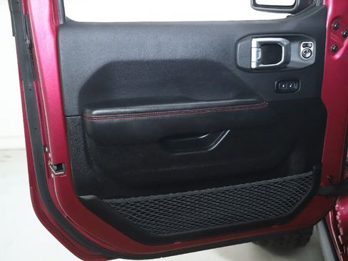 Used 2024 Jeep Wrangler Unlimited Rubicon AWD/4WD image 16