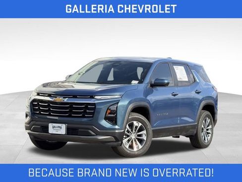 Used 2025 Chevrolet Equinox LT w/ Safety and Technology Package FWD image 2