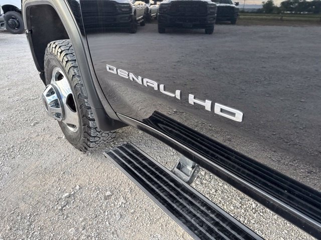 Used 2023 GMC Sierra 3500 Denali w/ Denali Ultimate Package AWD/4WD image 13