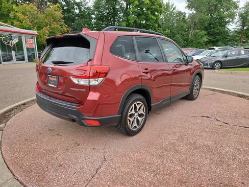 Used 2021 Subaru Forester Premium AWD/4WD image 5