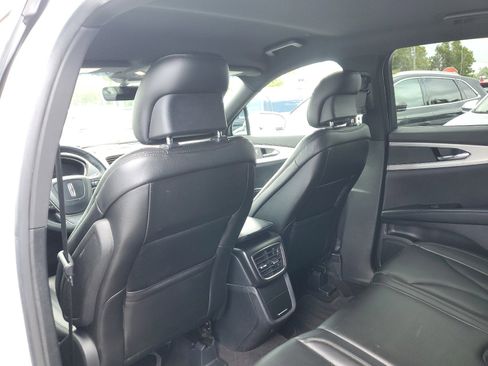 Used 2019 Lincoln Nautilus FWD image 11