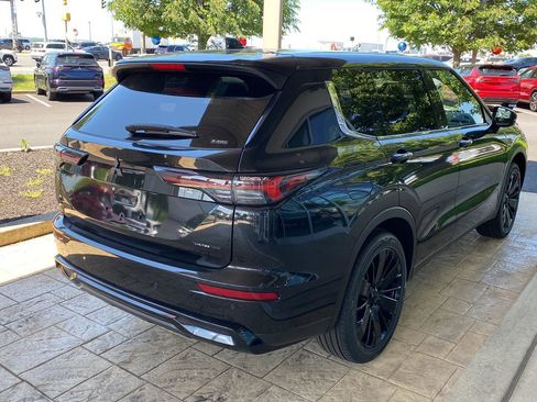 New 2026 Mitsubishi Outlander LE AWD/4WD image 7