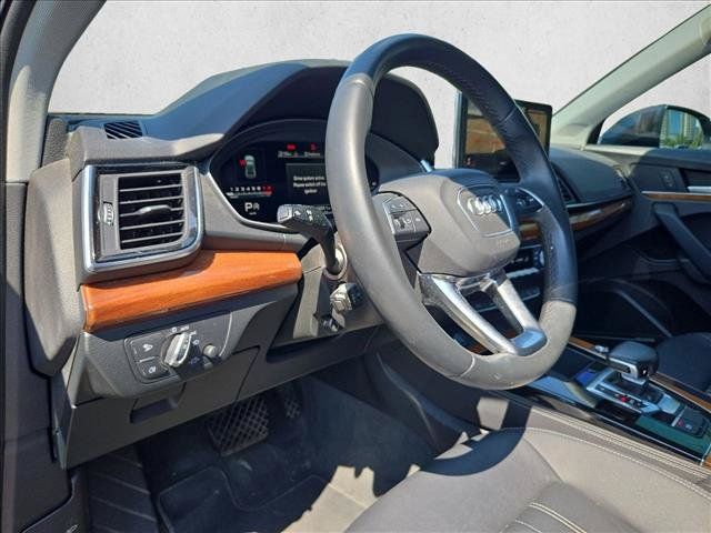 Used 2022 Audi Q5 2.0T Premium Plus w/ Premium Plus Package AWD/4WD image 9