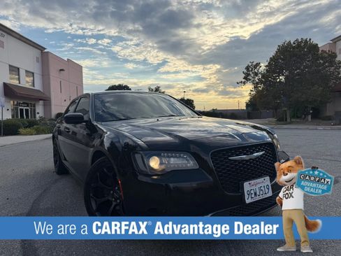 Used 2019 Chrysler 300 Touring w/ Sport Appearance Package RWD image 2